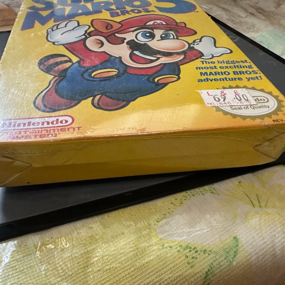 Super Mario Bros 3 NES Nintendo New 1990 Factory Sealed - Picture 3 of 12